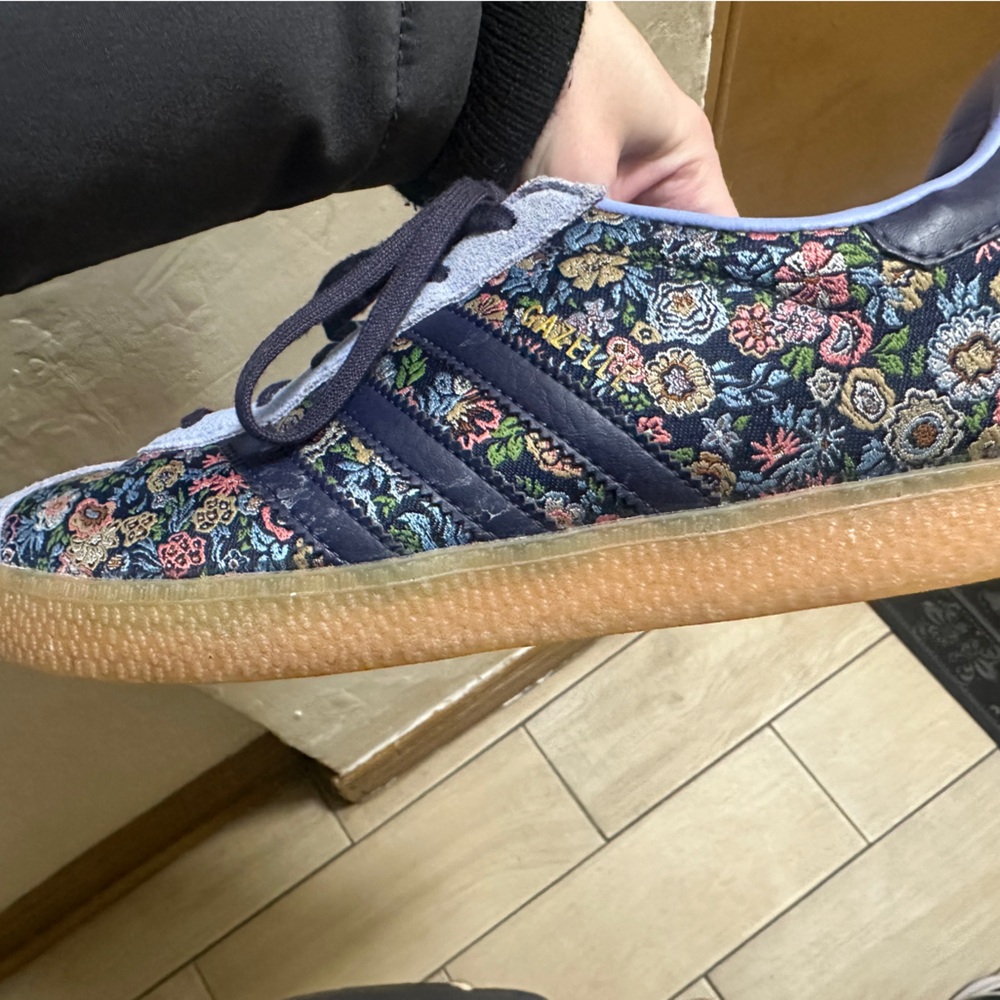 adidas gazelle sneakers - Picture 3 of 7